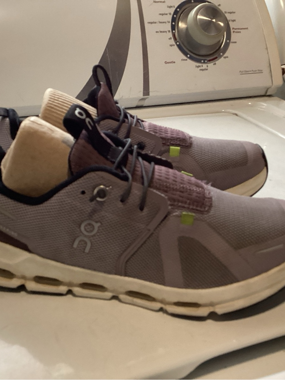 On Running Men's Sneakers in Mauve and Beige with Lime Accents